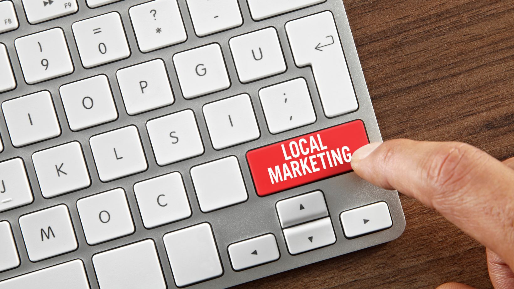 Tastiera computer con tasto: local marketing